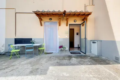 Patio o area all'aperto di GuestHost - The Country in the City - Parco delle Cascine Apartments