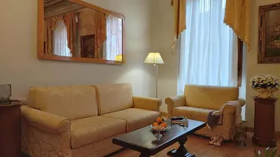 Area soggiorno di Tornabuoni La Petite Suite