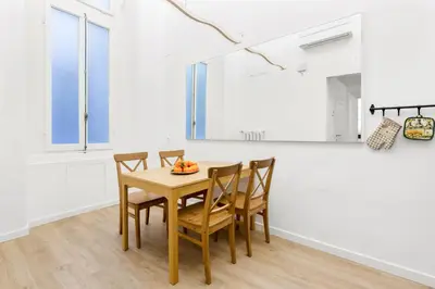 Planimetria di GuestHost - I Renai - Ponte delle Grazie Modern Apartment
