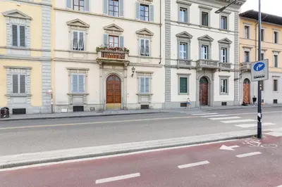 Planimetria di GuestHost - I Renai - Ponte delle Grazie Modern Apartment