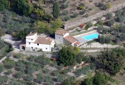Piscina di Agriturismo Montereggi o nelle vicinanze