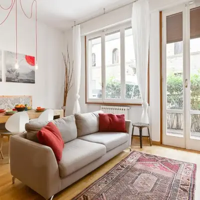 GuestHost - Piazza Oberdan Patio Apartment