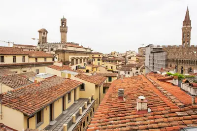Vista generica su Firenze o vista sulla città dall'interno dell'appartamento
