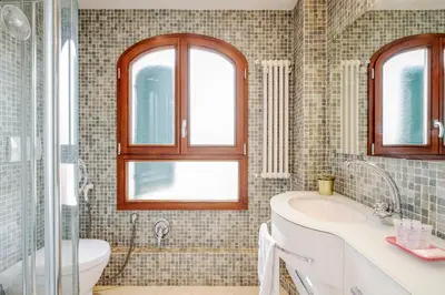 Bagno di GuestHost - San Marco Apartment with Panoramic View