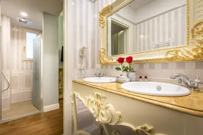 Bagno di Relais Twelve B&B