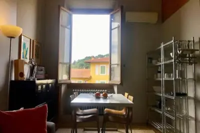 Area soggiorno di Sunny top floor in San Frediano