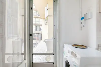 Planimetria di GuestHost - Il Salotto Blu - Appartamento con Parcheggio