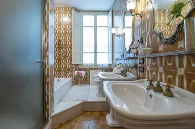 Bagno di Villa Lia - Apartment in Villa with private garden and Pool