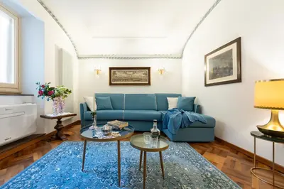 Area soggiorno di Lungarno Vespucci Apartment by Charming Italy Tour