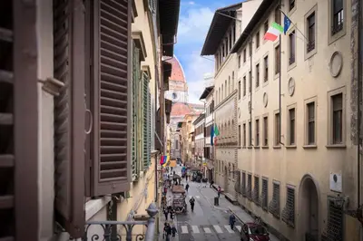 Vista generica su Firenze o vista sulla città dall'interno dell'appartamento