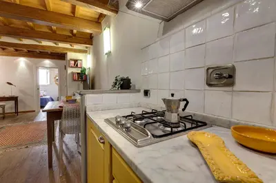 Cucina o angolo cottura di Diciotto Apartment by Mamo Florence