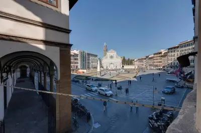 Vista generica su Firenze o vista sulla città dall'interno dell'appartamento