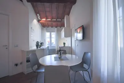 TV o dispositivi per l'intrattenimento presso Elegant and Bright Flat near the Duomo