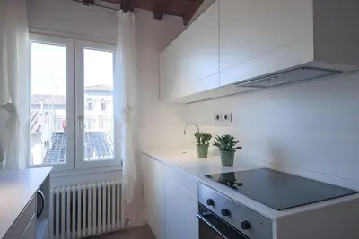 Cucina o angolo cottura di Elegant and Bright Flat near the Duomo