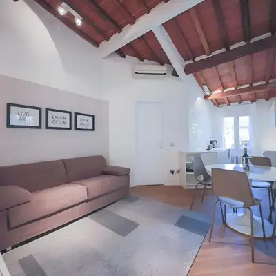 Elegant and Bright Flat near the Duomo