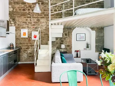 Cucina o angolo cottura di Lovely Apartment near Piazza della Signoria
