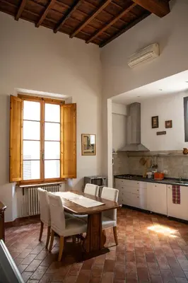 Cucina o angolo cottura di Lovely one bedroom apartment nearby Ponte Vecchio