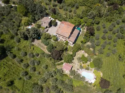 Paesaggio naturale nelle vicinanze della villa