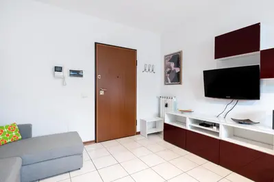 TV o dispositivi per l'intrattenimento presso GuestHost - Firenze Nova Comfortable Apartament with Terrace