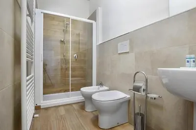 Bagno di Giulia e Valentina by Halldis