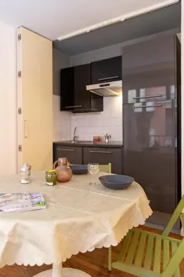 Cucina o angolo cottura di Modern Studio Apartment In Front Of Ponte Vecchio