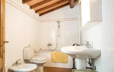 Bagno di Stunning Home In Molino Del Piano Fi