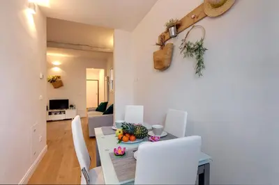 Cucina o angolo cottura di Abigail Apartment by Mamo Florence