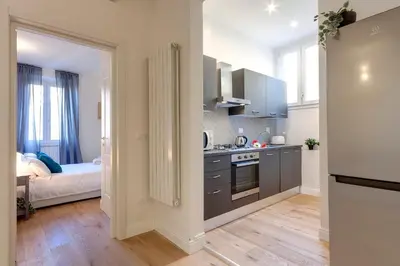 Cucina o angolo cottura di Abigail Apartment by Mamo Florence