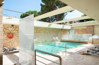 Piscina di Hotel Grifone Firenze - Meetings & Spa o nelle vicinanze
