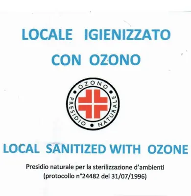 Certificato, attestato, insegna o altro documento esposto da The One Firenze