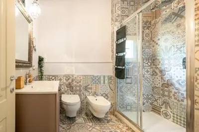 Bagno di Appartamenti degli Artisti by Mmega