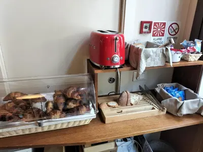 Set per la preparazione di tè e caffè presso Hotel Cimabue