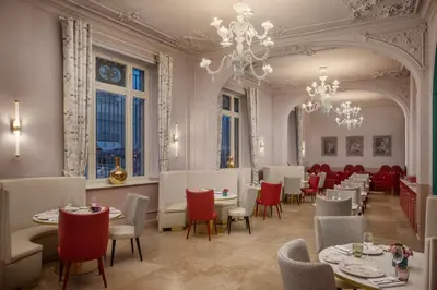 Area soggiorno di Anglo American Hotel Florence, Curio Collection By Hilton