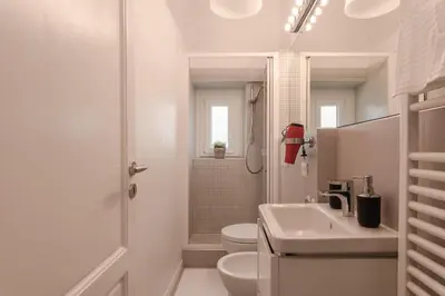 Bagno di Gallery Art Apartment in San Frediano