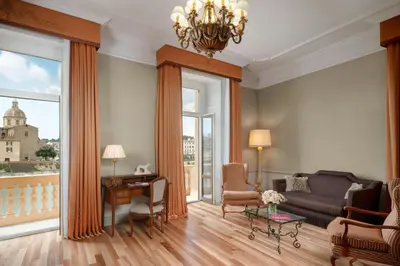 Area soggiorno di The Excelsior, a Luxury Collection Hotel, Florence