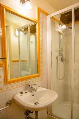 Bagno di Tranquil Suite Near David
