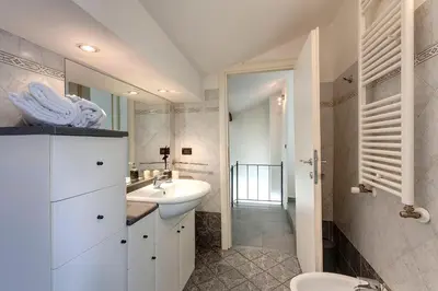 Bagno di Alamanni Apartment by Mamo Florence