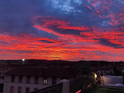Alba o tramonto visti dall'interno del bed & breakfast o dai dintorni