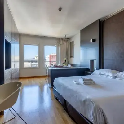 Wall Art Hotel & Residence