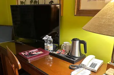 Set per la preparazione di tè e caffè presso Hotel Albani Firenze