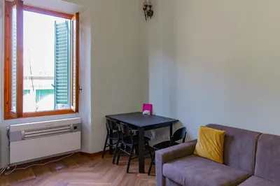 Area soggiorno di Nice Apartment Near The Basilica of San Lorenzo