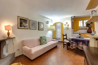 Area soggiorno di Florentine style apartment