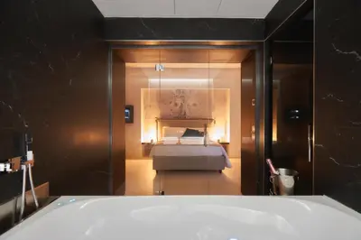 Letto o letti in una camera di Five stars Florence luxury apartments with Jacuzzi