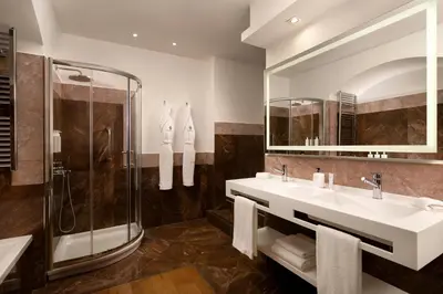 Bagno di Sina Villa Medici, Autograph Collection