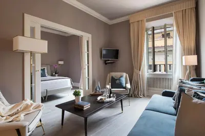 TV o dispositivi per l'intrattenimento presso Tornabuoni Suites Collection Residenza D'Epoca