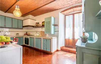 Cucina o angolo cottura di Cozy Apartment In Molino Del Piano