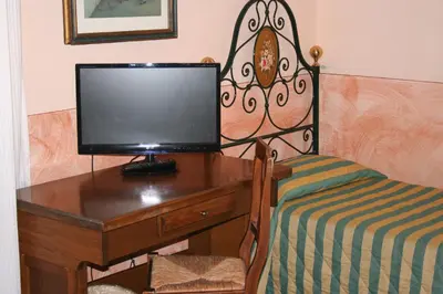TV o dispositivi per l'intrattenimento presso Hotel Monica
