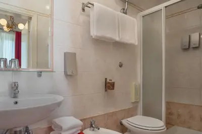 Bagno di Hotel Kursaal & Ausonia