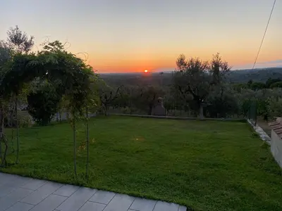 Alba o tramonto visti dall'interno dell'appartamento o dai dintorni
