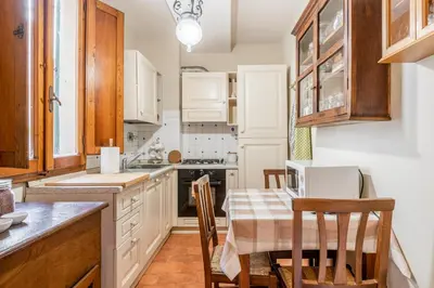 Cucina o angolo cottura di GuestHost - Mercato di Sant'Ambrogio Cozy Apartment